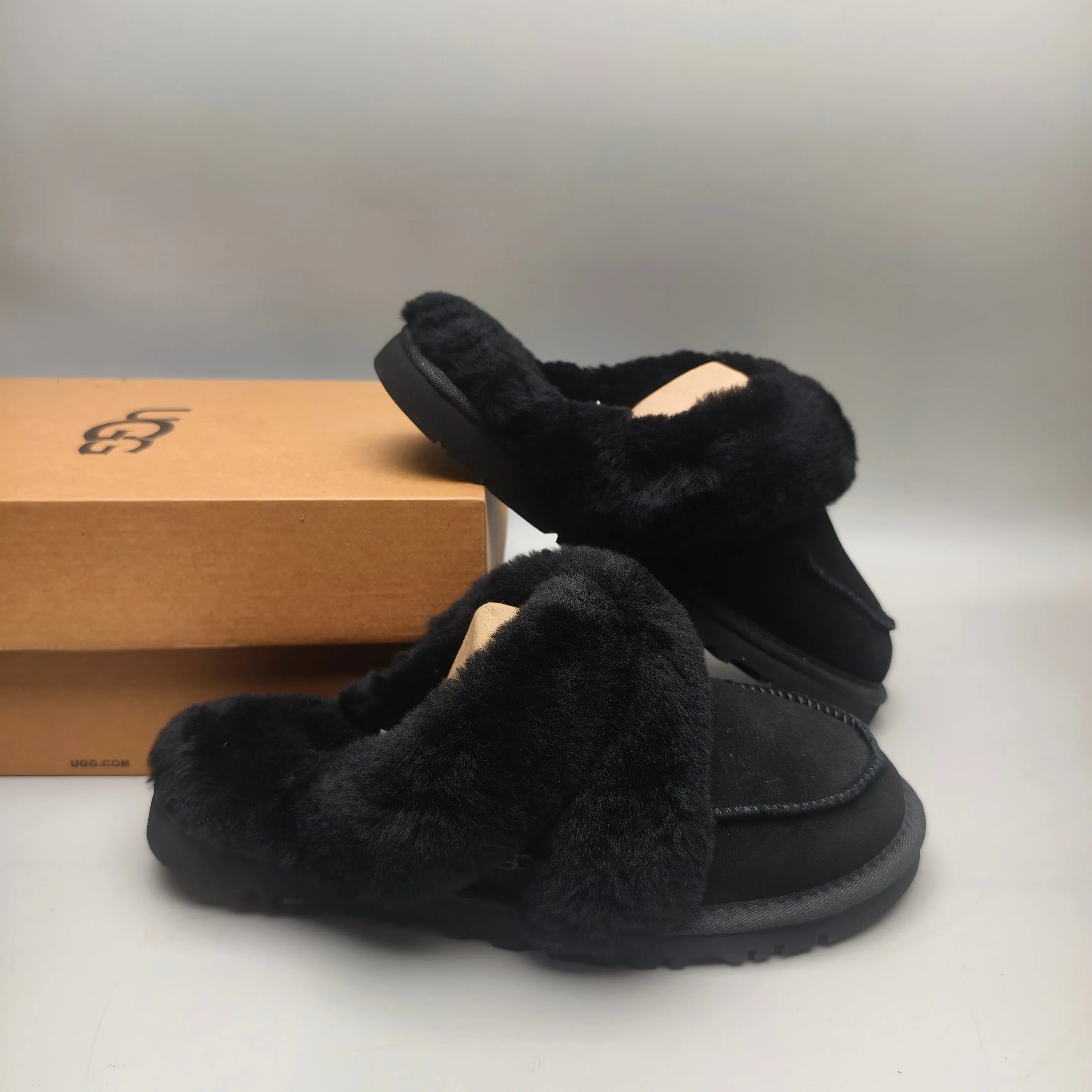 💰400 UGG sheepskin all-in-one snow boots 4571 casual home slippers color: black maroon matching size: 35-40